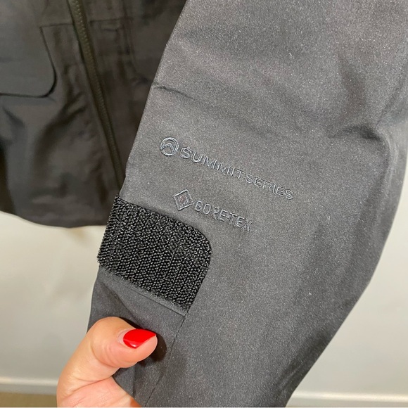 NEW North Face Summit Verbier Gortex Jacket - Women's Size XS - Black - Picture 7 of 10